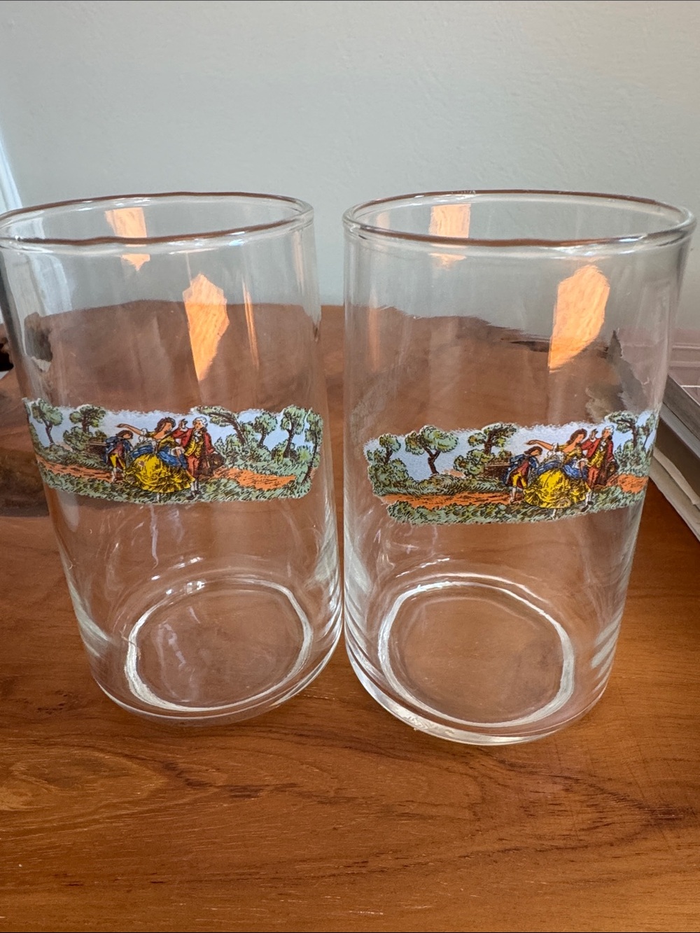 Clear Glass Dining Mugs with Vintage Scene - Set of 2